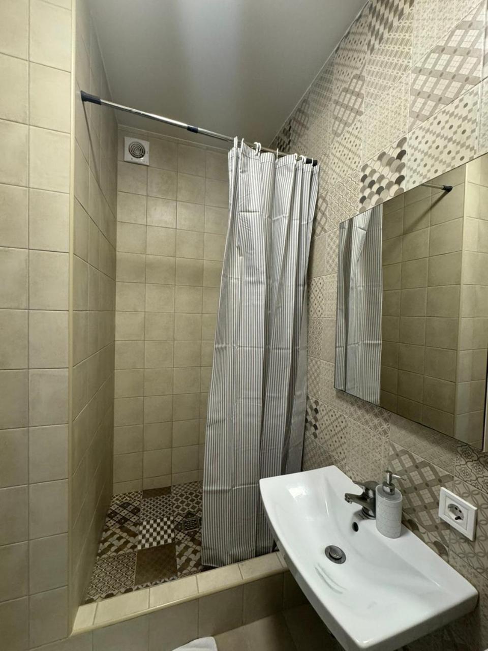 Solo Apartment Virmenska Київ Екстер'єр фото